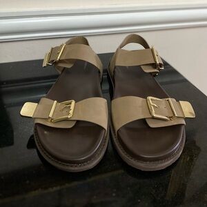Free Assembly Buckle Sandals